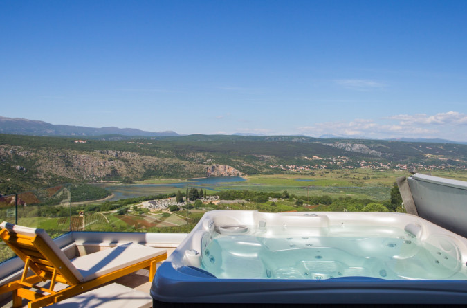 Službena stranica Villa Seven Lakes Lokvičići