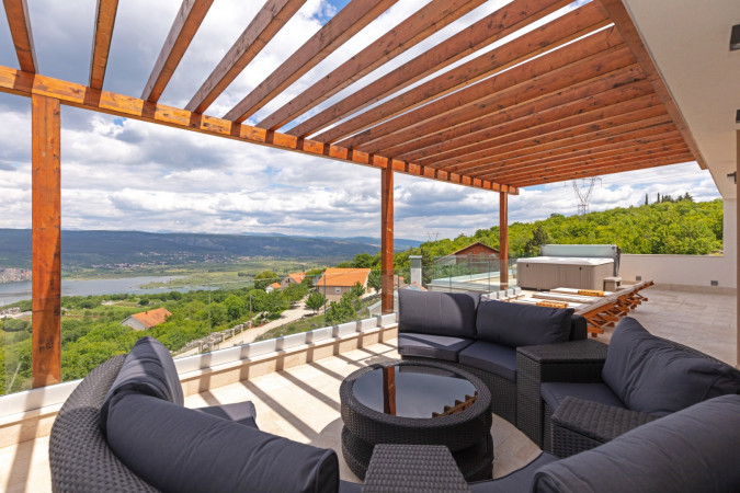 Službena stranica Villa Seven Lakes Lokvičići