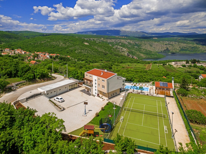 Službena stranica Villa Seven Lakes Lokvičići
